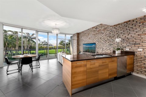 Купить кондоминиум в Майами, Флорида 2 спальни, 109.72м2, № 1963530 - фото 7