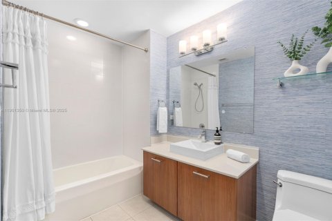 Купить кондоминиум в Майами, Флорида 2 спальни, 109.72м2, № 1963530 - фото 17