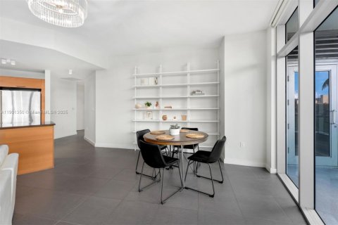 Купить кондоминиум в Майами, Флорида 2 спальни, 109.72м2, № 1963530 - фото 6