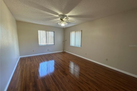 House in Palm Coast, Florida 3 bedrooms, 175.86 sq.m. № 2233105 - photo 23