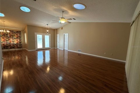 House in Palm Coast, Florida 3 bedrooms, 175.86 sq.m. № 2233105 - photo 8
