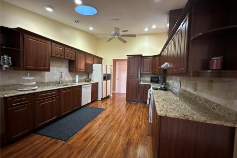 House in Palm Coast, Florida 3 bedrooms, 175.86 sq.m. № 2233105 - photo 14