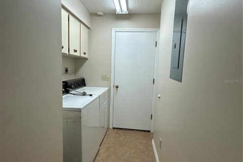 House in Palm Coast, Florida 3 bedrooms, 175.86 sq.m. № 2233105 - photo 28