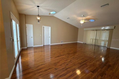 House in Palm Coast, Florida 3 bedrooms, 175.86 sq.m. № 2233105 - photo 3