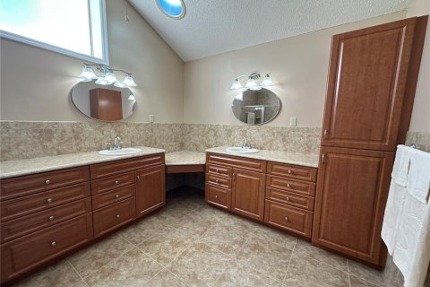 House in Palm Coast, Florida 3 bedrooms, 175.86 sq.m. № 2233105 - photo 19