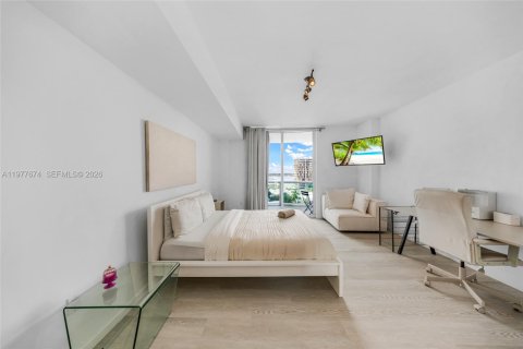 Condo in North Bay Village, Florida, 2 bedrooms  № 2041843 - photo 12