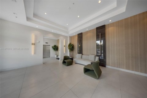 Condo in North Bay Village, Florida, 2 bedrooms  № 2041843 - photo 26