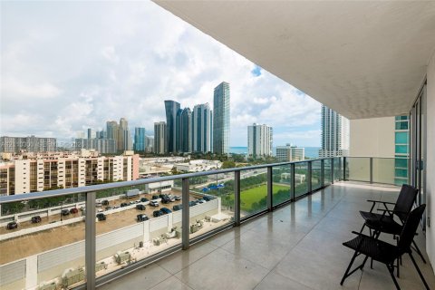Copropriété à vendre à Sunny Isles Beach, Floride: 3 chambres, 175.77 m2 № 2426060 - photo 2