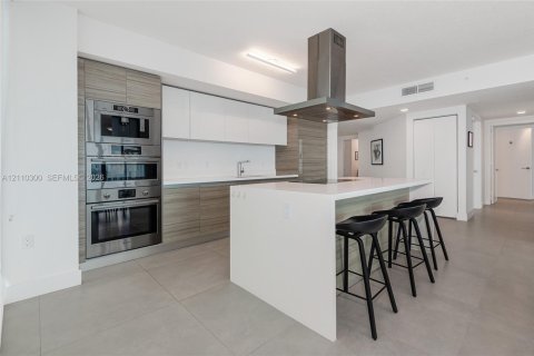 Copropriété à vendre à Sunny Isles Beach, Floride: 3 chambres, 175.77 m2 № 2426060 - photo 11