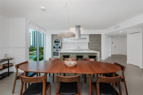 Copropriété à vendre à Sunny Isles Beach, Floride: 3 chambres, 175.77 m2 № 2426060 - photo 8