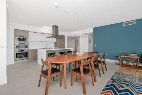 Copropriété à vendre à Sunny Isles Beach, Floride: 3 chambres, 175.77 m2 № 2426060 - photo 6