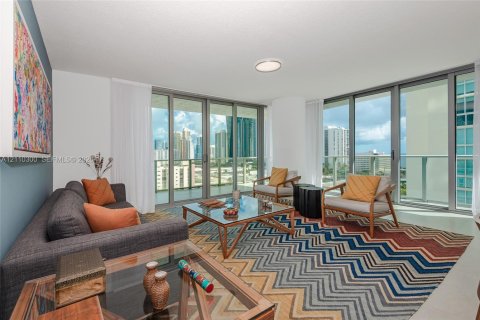 Copropriété à vendre à Sunny Isles Beach, Floride: 3 chambres, 175.77 m2 № 2426060 - photo 7