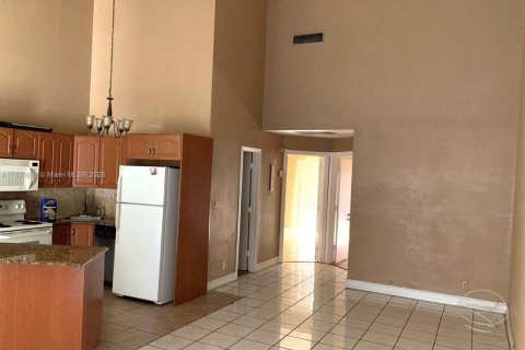 Adosado en venta en Lauderhill, Florida, 2 dormitorios, 78.87 m2 № 1937526 - foto 3