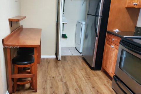 Apartment in Coral Springs, Florida 3 bedrooms, 121.24 sq.m. № 1999908 - photo 9