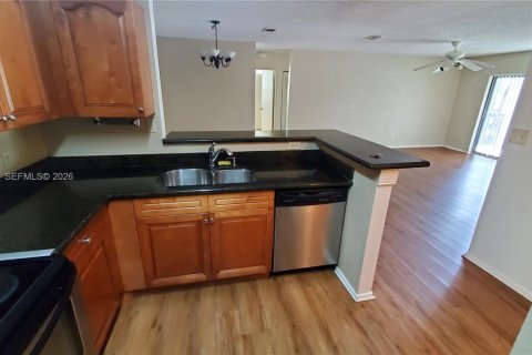 Apartment in Coral Springs, Florida 3 bedrooms, 121.24 sq.m. № 1999908 - photo 11