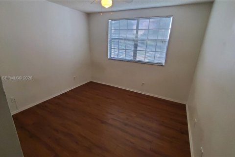 Apartment in Coral Springs, Florida 3 bedrooms, 121.24 sq.m. № 1999908 - photo 5