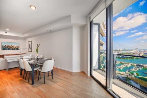 Condo in Miami, Florida, 1 bedroom  № 2019560 - photo 4