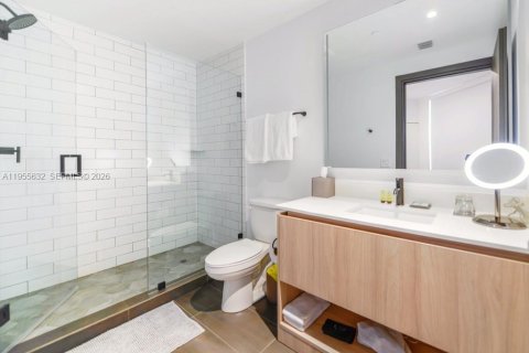 Condo in Miami, Florida, 1 bedroom  № 2019560 - photo 11