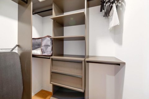 Condo in Miami, Florida, 1 bedroom  № 2019560 - photo 14