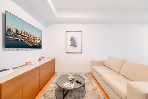 Condo in Miami, Florida, 1 bedroom  № 2019560 - photo 8
