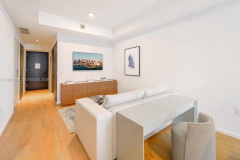 Condo in Miami, Florida, 1 bedroom  № 2019560 - photo 7