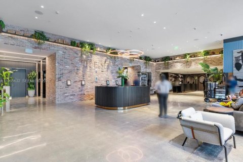 Condo in Miami, Florida, 1 bedroom  № 2019560 - photo 22