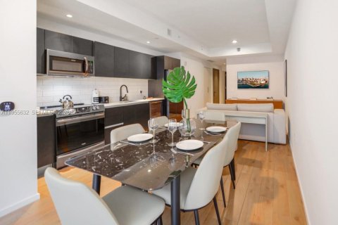 Condo in Miami, Florida, 1 bedroom  № 2019560 - photo 9