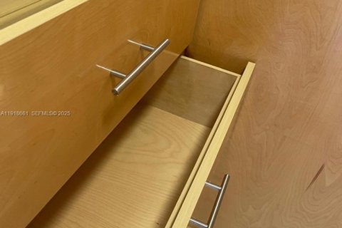 Купить кондоминиум в Санни-Айлс-Бич, Флорида 2 спальни, 91.79м2, № 2038143 - фото 15