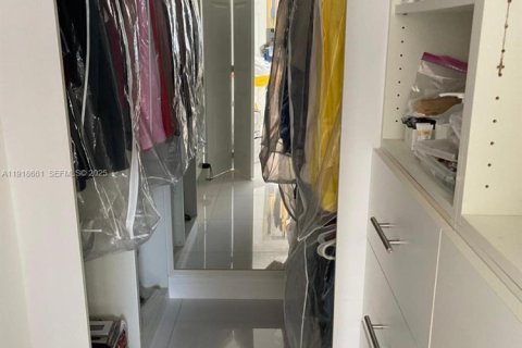 Купить кондоминиум в Санни-Айлс-Бич, Флорида 2 спальни, 91.79м2, № 2038143 - фото 22