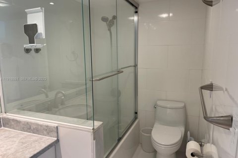 Купить кондоминиум в Санни-Айлс-Бич, Флорида 2 спальни, 91.79м2, № 2038143 - фото 16