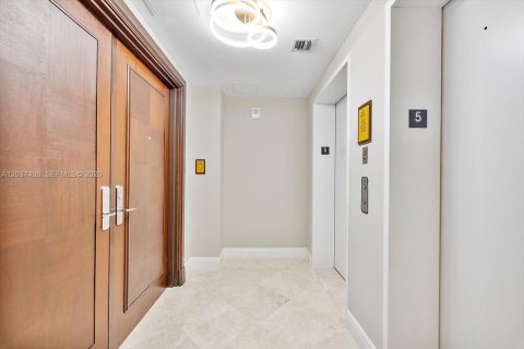 Купить кондоминиум в Санни-Айлс-Бич, Флорида 2 спальни, 167.04м2, № 2183203 - фото 2