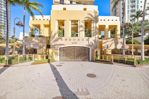 Condo à Sunny Isles Beach, Floride, 2 chambres  № 2183203