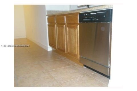 Apartamento en alquiler en Miami, Florida, 2 dormitorios, 90.77 m2 № 2004327 - foto 5