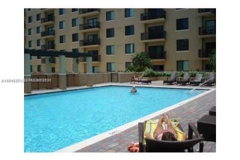 Apartamento en alquiler en Miami, Florida, 2 dormitorios, 90.77 m2 № 2004327 - foto 12