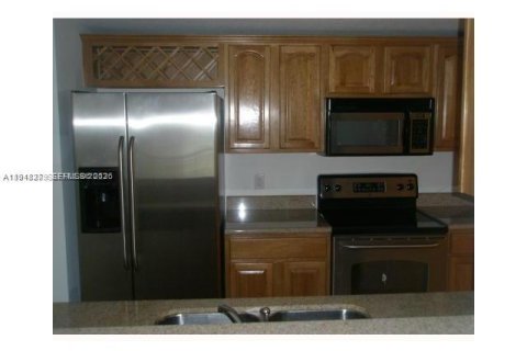 Apartamento en alquiler en Miami, Florida, 2 dormitorios, 90.77 m2 № 2004327 - foto 4