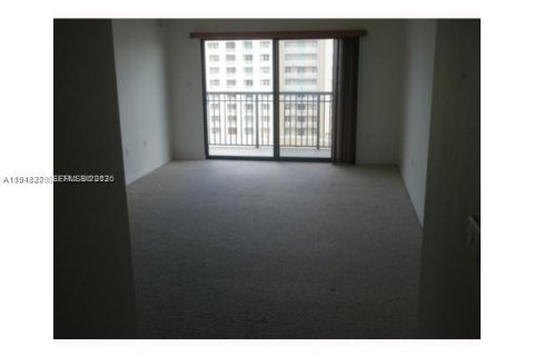 Apartamento en alquiler en Miami, Florida, 2 dormitorios, 90.77 m2 № 2004327 - foto 8