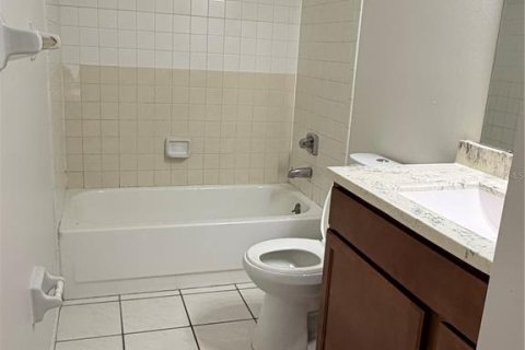 Touwnhouse à louer à Orlando, Floride: 2 chambres, 82.78 m2 № 2106678 - photo 3