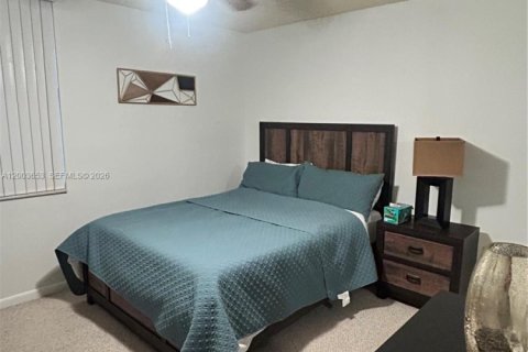Condo in Davie, Florida, 2 bedrooms  № 2068223 - photo 9
