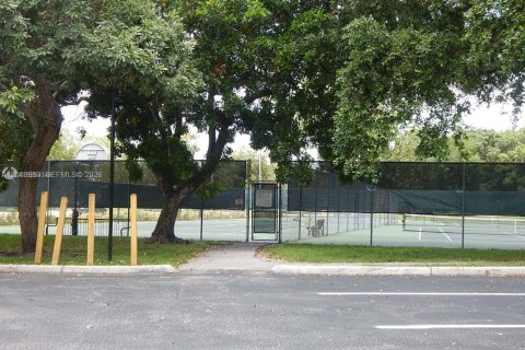 Condo in Davie, Florida, 2 bedrooms  № 2068223 - photo 16