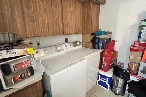 Condo in Davie, Florida, 2 bedrooms  № 2068223 - photo 11