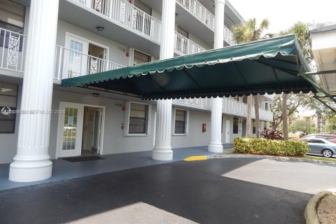 Condo in Davie, Florida, 2 bedrooms  № 2068223