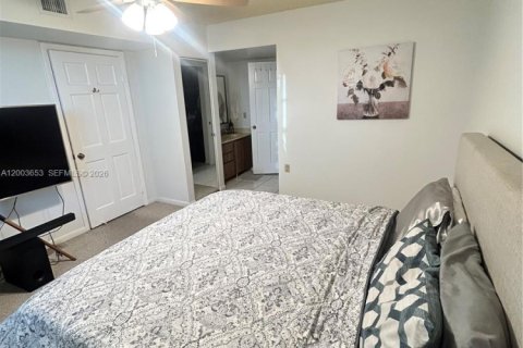 Condo in Davie, Florida, 2 bedrooms  № 2068223 - photo 5