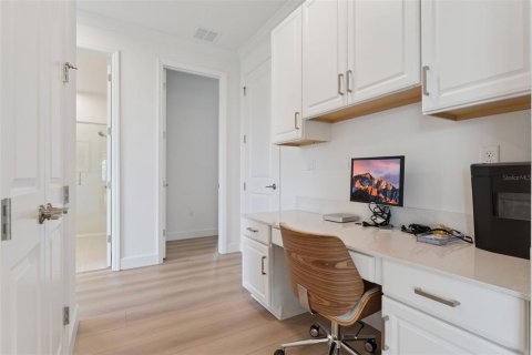Villa ou maison à vendre à Oviedo, Floride: 6 chambres, 464.88 m2 № 2354520 - photo 21