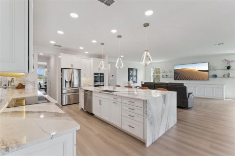 Villa ou maison à vendre à Oviedo, Floride: 6 chambres, 464.88 m2 № 2354520 - photo 15