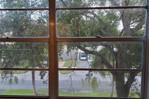 Copropriété à louer à Hallandale Beach, Floride: 1 chambre, 65.5 m2 № 1944523 - photo 8