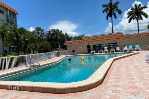 Condo in Bradenton, Florida, 2 bedrooms  № 2113205 - photo 3