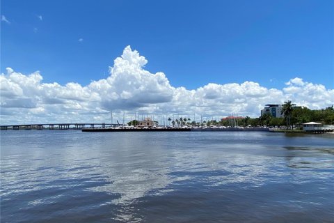 Condo in Bradenton, Florida, 2 bedrooms  № 2113205 - photo 8
