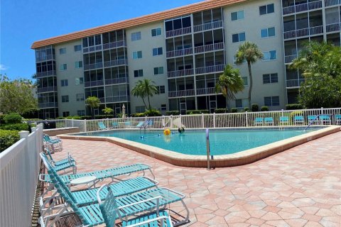 Condo in Bradenton, Florida, 2 bedrooms  № 2113205 - photo 2