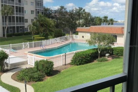 Condo in Bradenton, Florida, 2 bedrooms  № 2113205 - photo 23