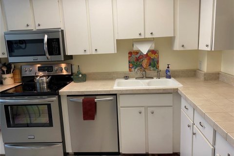 Condo in Bradenton, Florida, 2 bedrooms  № 2113205 - photo 10